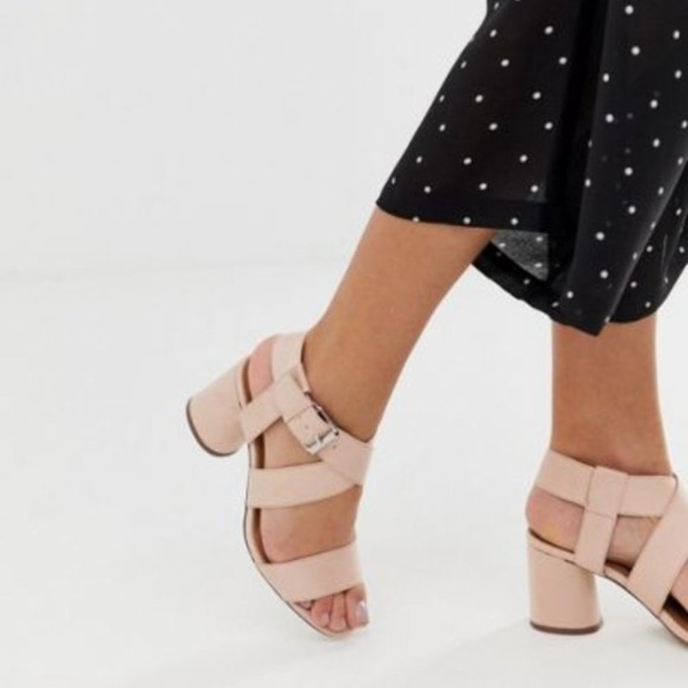 NWOT Qupid light pink heeled sandal - 9